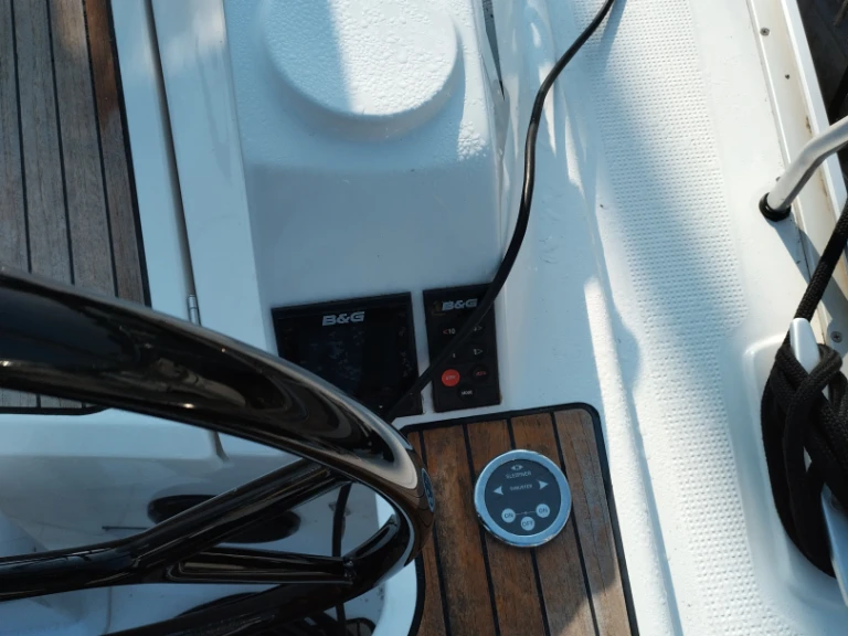 Yacht hire Yerseke cheap Cruiser 37