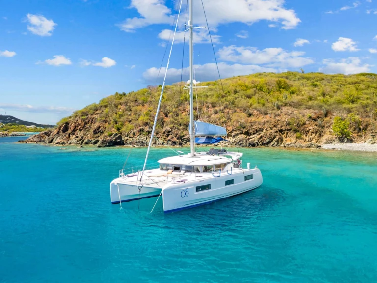 Luxury Yacht to hire Saint Thomas Island at the best price