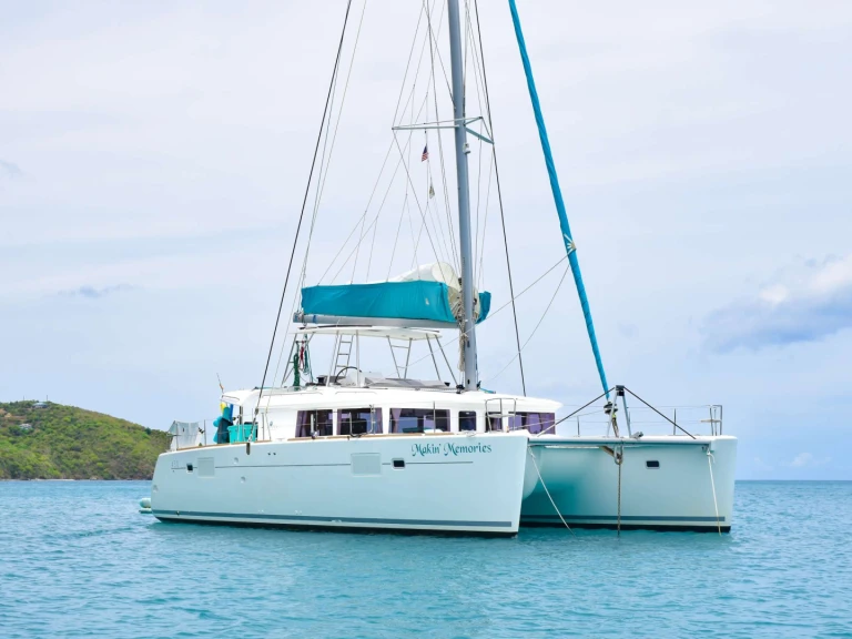 Hire Luxury Yacht with or without skipper Lagoon Saint Thomas Island