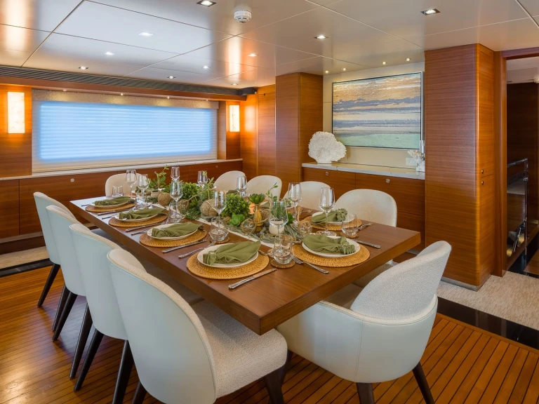 Charter a Heesen SEA AXIS in British Virgin Islands (BVI) on Samboat