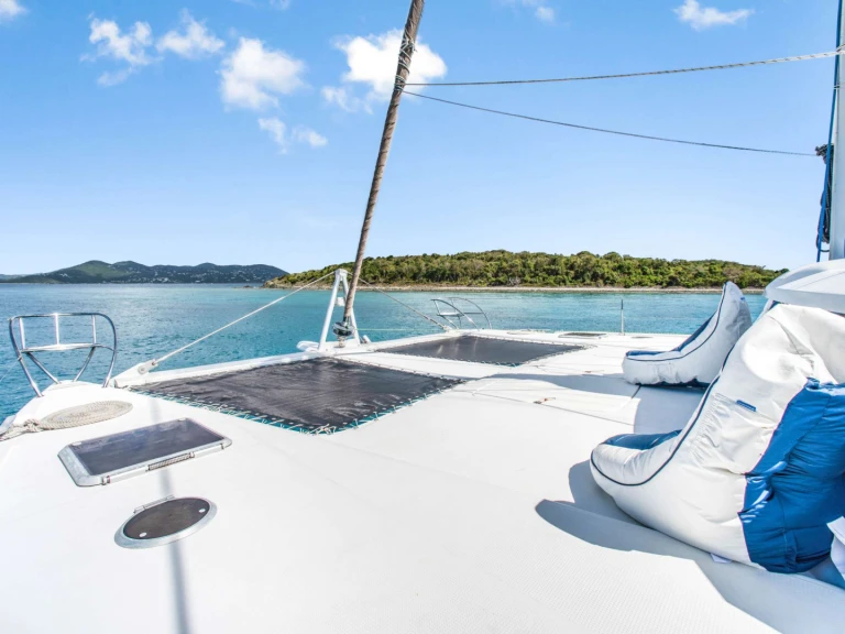 Hire Luxury Yacht Fountaine Pajot with a boat licence