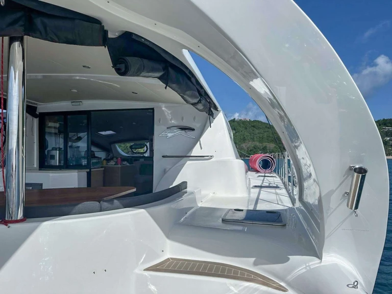 Yacht hire Saint Thomas Island cheap STELLA BLUE