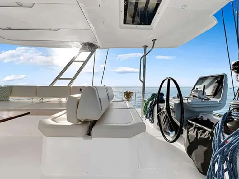 Charter a Aquila OCEAN KITTY in Saint Thomas Island on Samboat