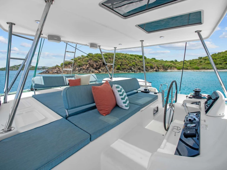 Luxury Yacht hire in Saint Thomas Island - Lagoon TORTUGA
