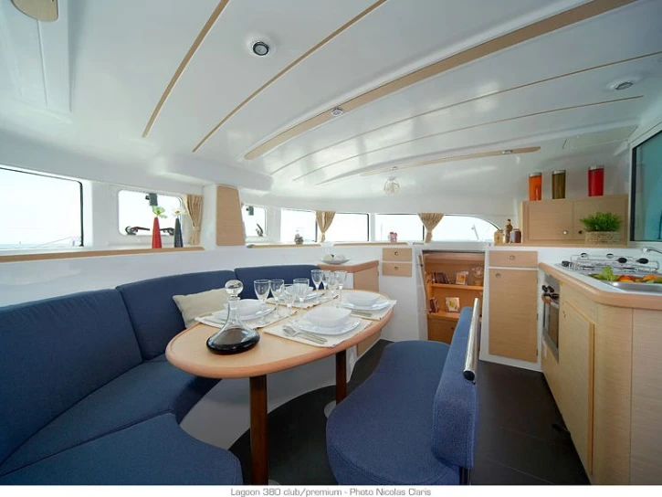 Yacht charter Paros (Island) - Lagoon Lagoon 380 on SamBoat