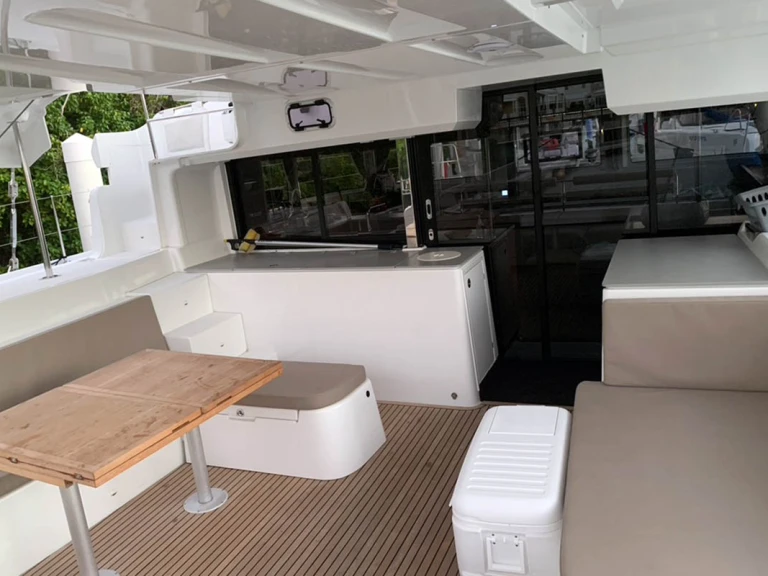 Catamaran to hire Parham Town at the best price