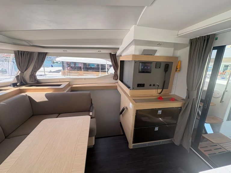 Charter a Fountaine Pajot Fountaine Pajot FP 44 Quatuor - 4 + 2 cab. in Trogir on Samboat