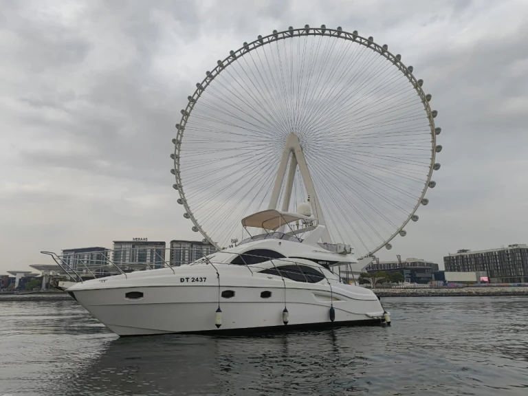 Hire a Majesty Yachts Mejesty 50 Dubai Marina