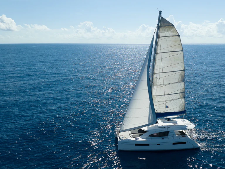 Charter a Custom Made custom in Puerto Aventuras on Samboat