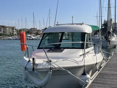 Hire Motorboat Jeanneau with a boat licence