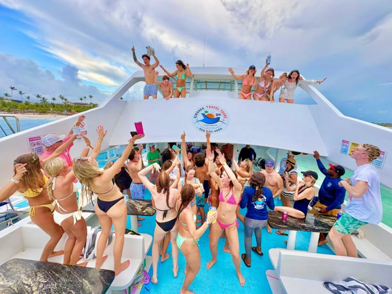 Yacht charter Punta Cana - Sea Ray Amberjack 375 on SamBoat