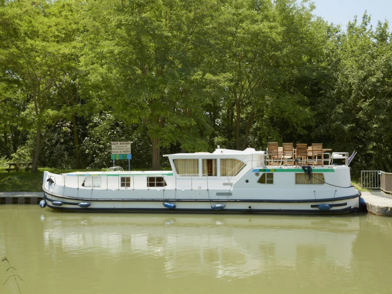Pénichette Pénichette 1500FB charter bareboat or skippered in  Montesquieu-Lauragais