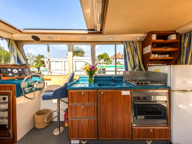 Charter a Pénichette Pénichette 1260 R in Glénac on Samboat