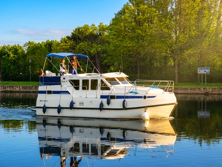  Tarpon 32 charter bareboat or skippered in  Bernburg (Saale)