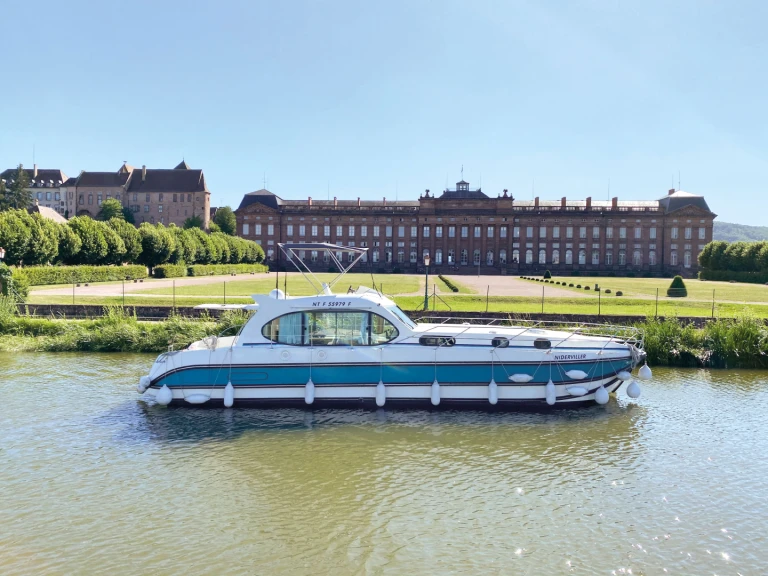 Charter a Nicols Yacht Nicols Estivale Sixto Prestige C in Saverne on Samboat