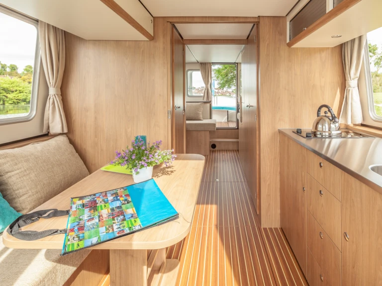 Pénichette Pénichette 950E charter bareboat or skippered in  Glénac