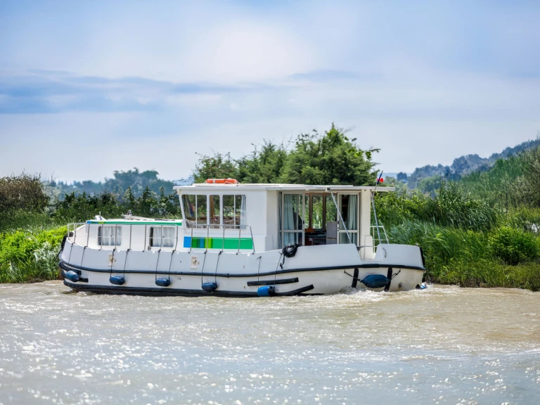 Canal boat to hire Montesquieu-Lauragais at the best price