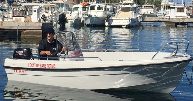 Motorboat to hire Galéria at the best price