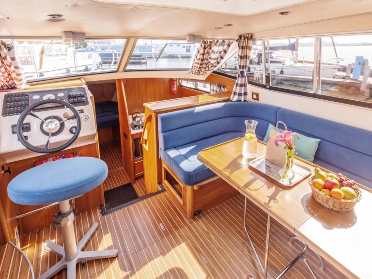Charter a Pénichette Europa E.500 in Nieuw-Loosdrecht on Samboat
