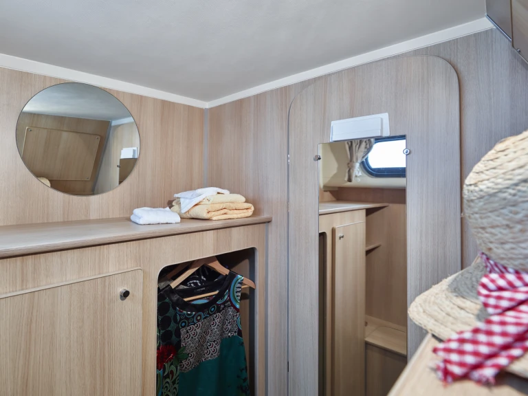 Nicols Yacht Nicols Estivale Sixto Prestige C charter bareboat or skippered in  Avignonet-Lauragais