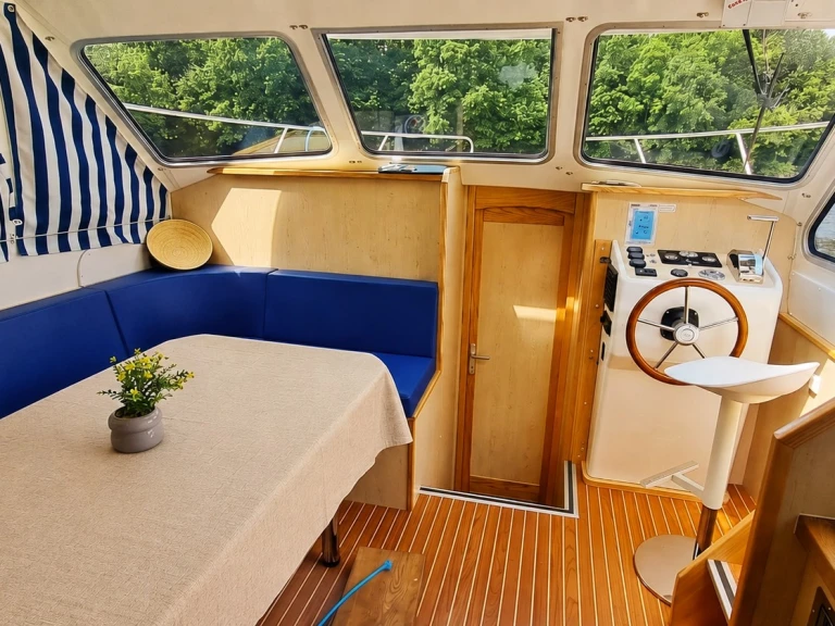 Motorboat hire in Bernburg (Saale) -  Tarpon 32