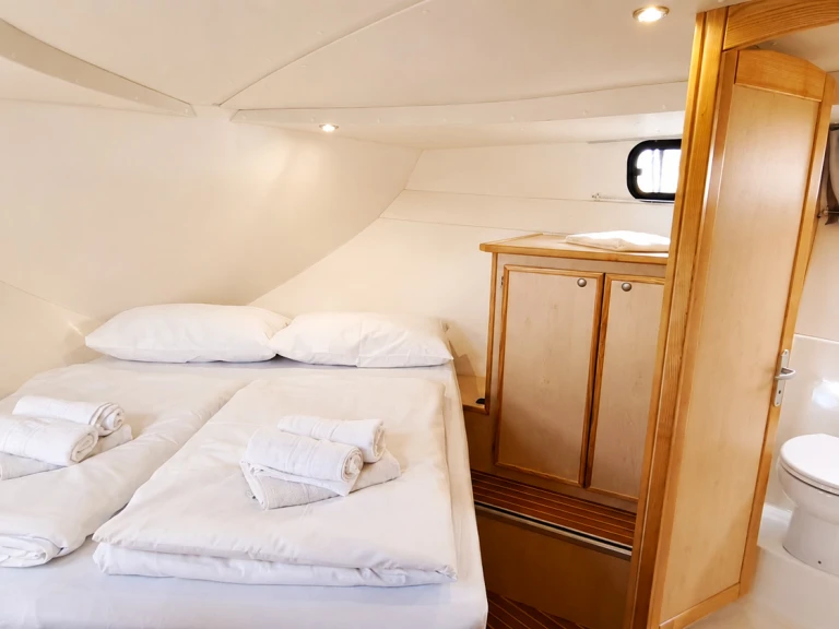  Tarpon 37 DP charter bareboat or skippered in  Bernburg (Saale)