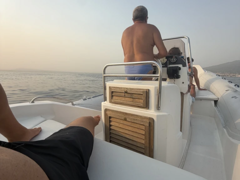Hire a Sacs Sacs S 680 Porto di Torre del Greco