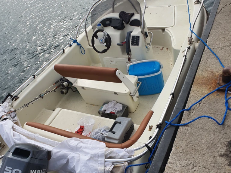 Yacht hire Saint-Chamas cheap Jaguar 17