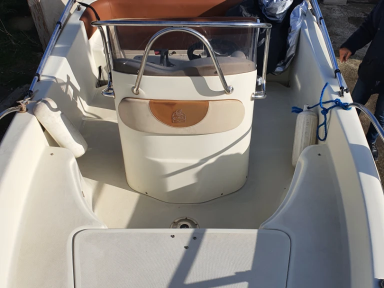 Motorboat hire in Saint-Chamas - TA MARE Jaguar 17