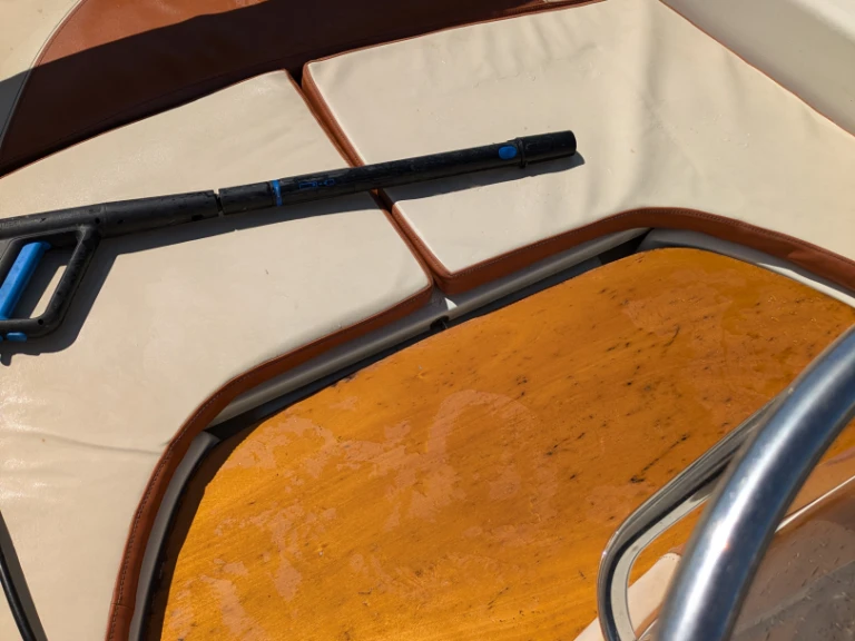 Charter a TA MARE Jaguar 17 in Saint-Chamas on Samboat