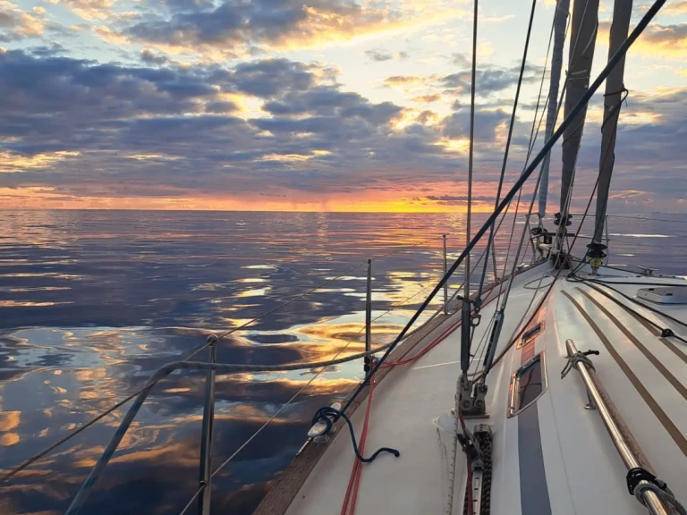 Charter a Bavaria Bavaria 47 in Puerto Valle Gran Rey on Samboat