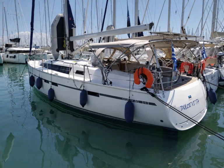 Sailboat to hire Gouvia at the best price