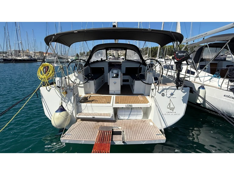 Sailboat hire in Pula - Jeanneau Sun Odyssey 440