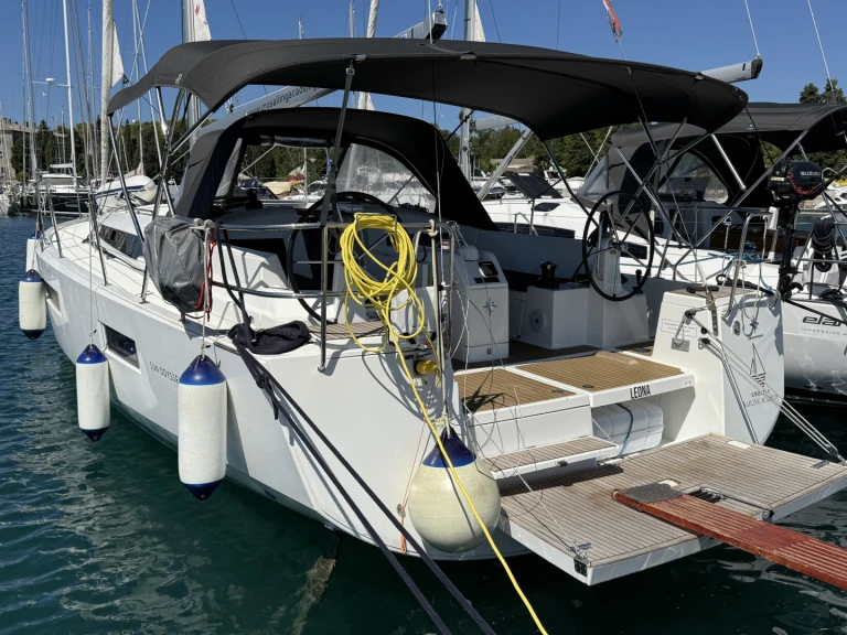 Sailboat hire in Pula - Jeanneau Sun Odyssey 440