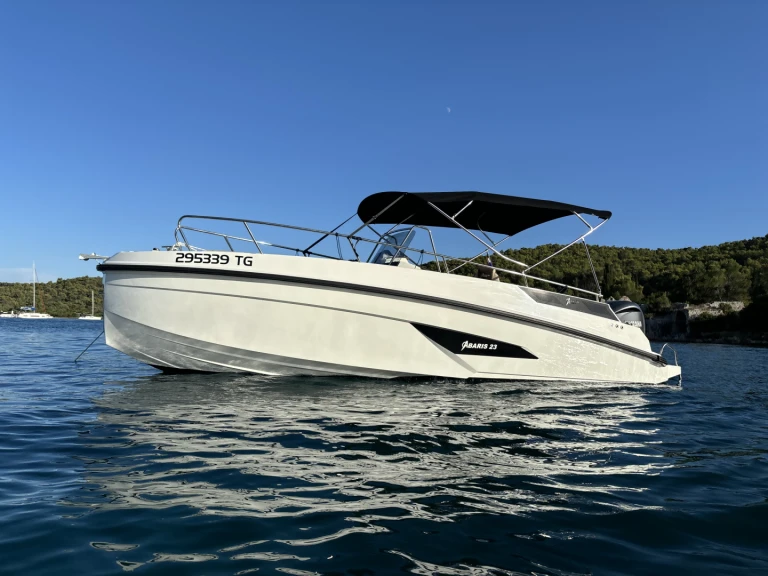 Hire a Arrow Arabis 23 Arrow Arabis 23 Trogir