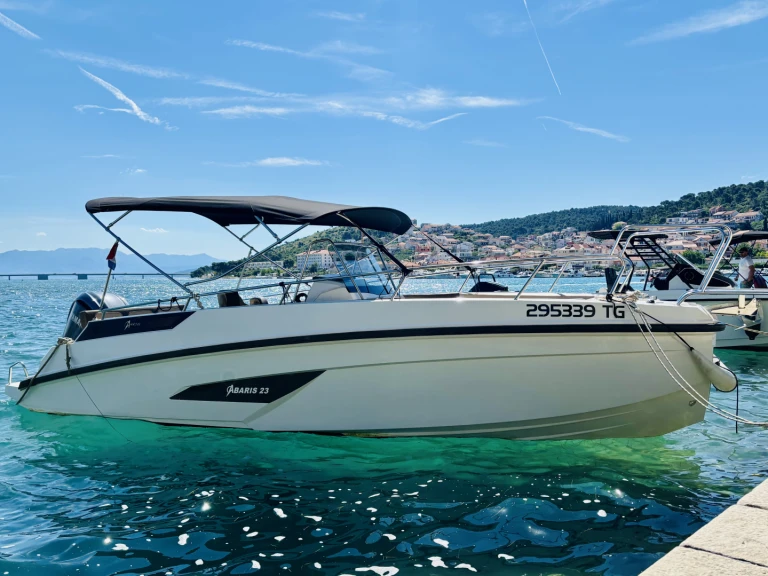 Yacht hire Trogir cheap Arrow Arabis 23