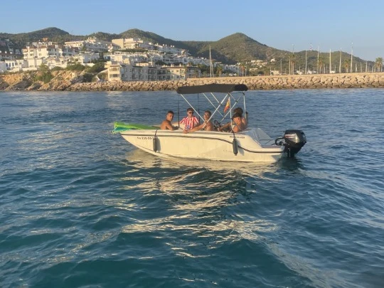 Hire a Quicksilver Quicksilver 470 XS Sitges