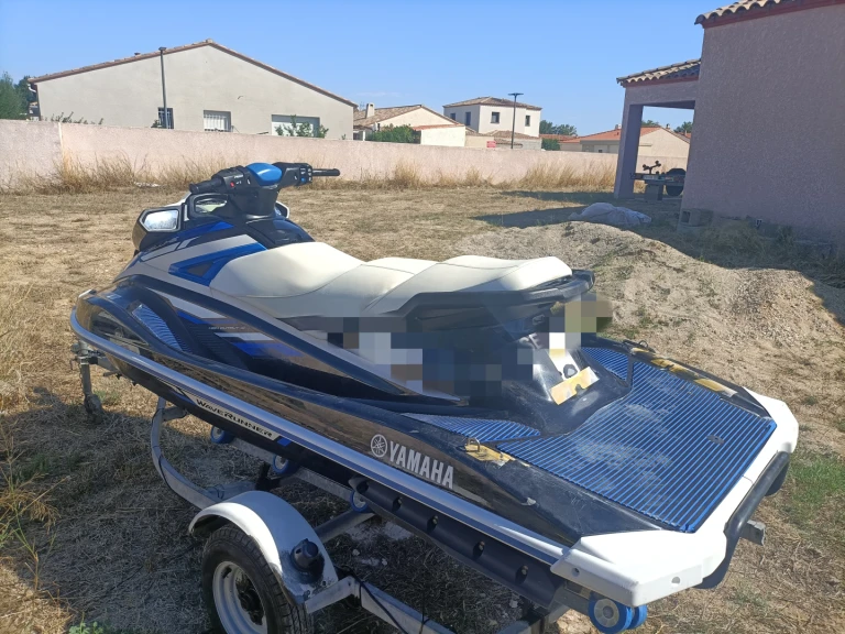 Charter a Yamaha Yamaha VX in Saint-Cyprien on Samboat
