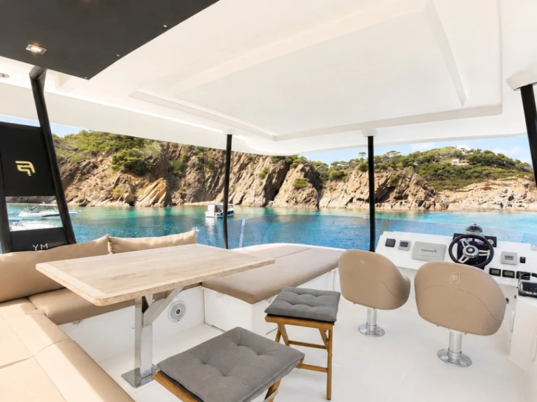 Motorboat to hire Cogolin at the best price