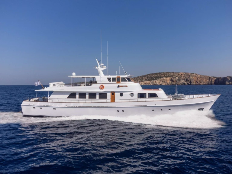 Charter a Stephens TAKA in Greece on Samboat