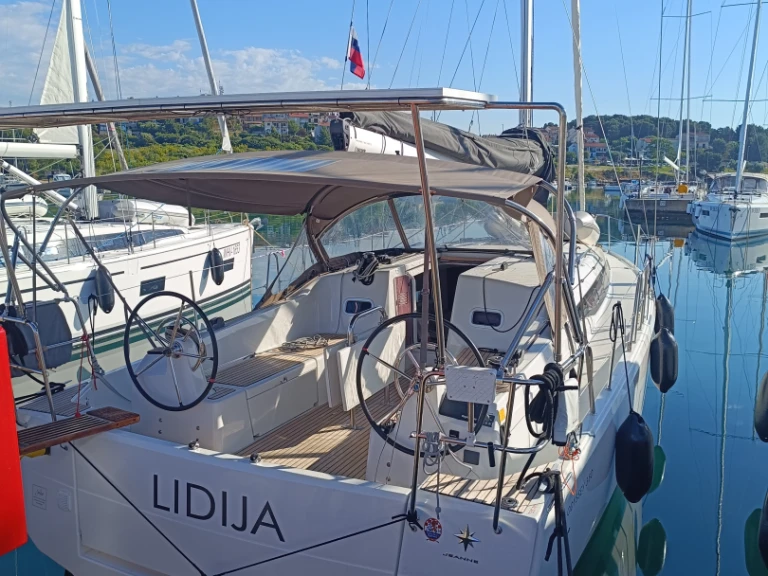 Yacht hire Pula cheap Sun Odyssey 380