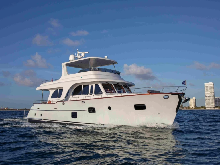 Luxury Yacht to hire Abaco at the best price
