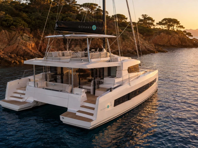 Luxury Yacht hire in Frenchman's Cay - Bali Oceans One