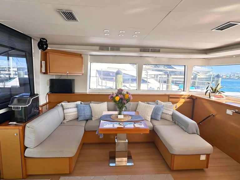 Hire Luxury Yacht with or without skipper Lagoon Bahamas