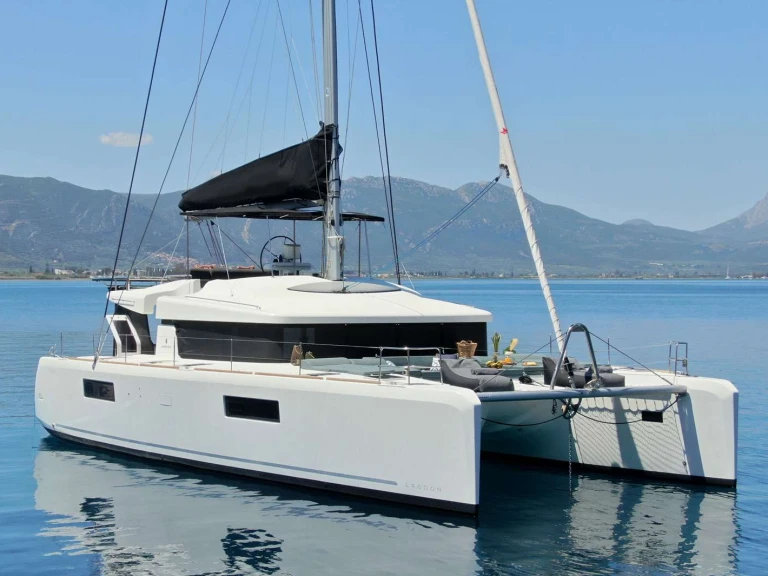 Luxury Yacht to hire Greece at the best price