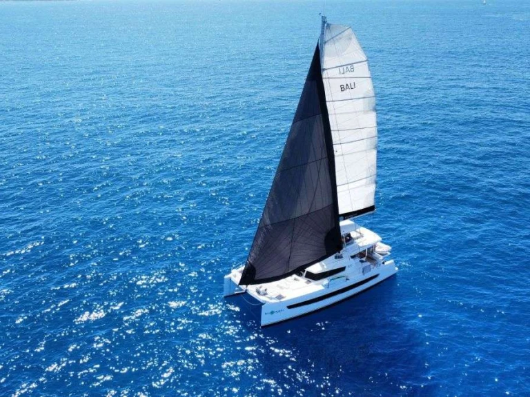 Hire Luxury Yacht Bali with a boat licence