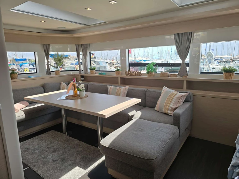 Charter a Lagoon TRIWING CARIDA - Caribbean in Road Town on Samboat