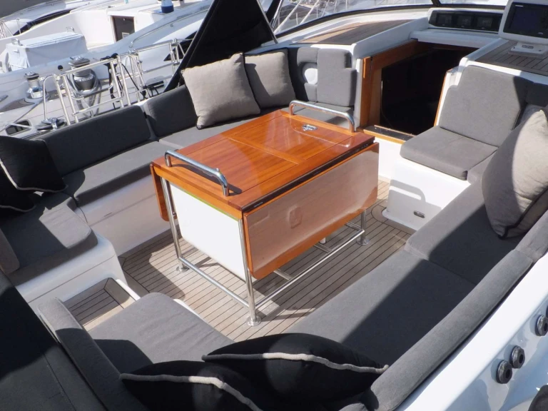 Yacht hire Caribbean cheap JERSEY GIRL