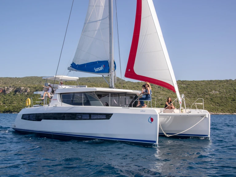 Hire Catamaran Leopard with a boat licence