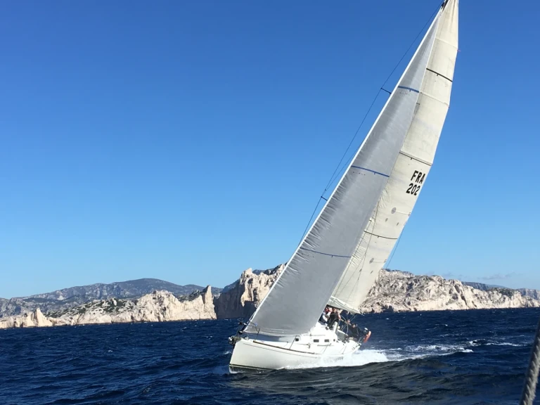 Yacht charter Nice - Composites J120 (2020) Composites J120 (2020) on SamBoat